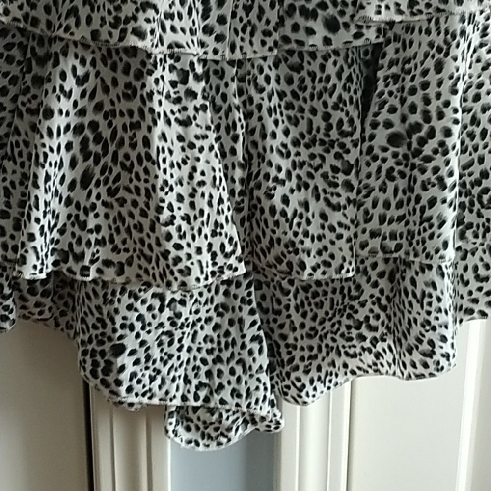 Simplee Plus Step Into Romper Abstract Animal Print 3X - Picture 9 of 12